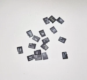 JOBLOT OF 17x Used Memory Cards SD Cards M2 Cards Mixed Sizes- May Contain Data - Photo 1 sur 1