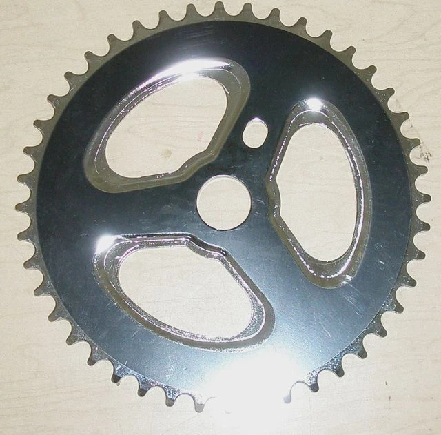 BICICLETA PLATEADA Y NEGRA CADENA DE UNA SOLA VELOCIDAD ANILLO BICICLETA REPUESTOS 394 Foto 1 de 1