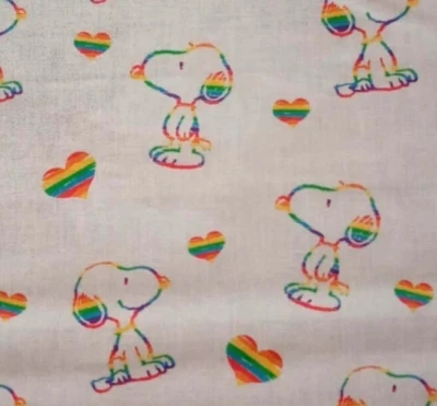 Ткань Snoopy Rainbow Heart Kids веселая 13 на 11 дюймов - Изображение 1 из 2