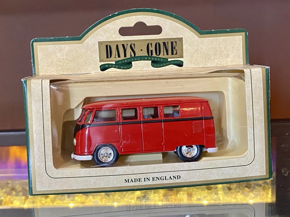 💥1955 大众露营车 Van KOMBI 大众红色巴士右手司机模型玩具类型 2 — 第 1/4 张图片