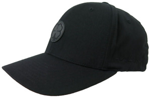 Czarna czapka z daszkiem Clover Live Lucky All Black Flexfit M/L subtelne czarne skórzane logo