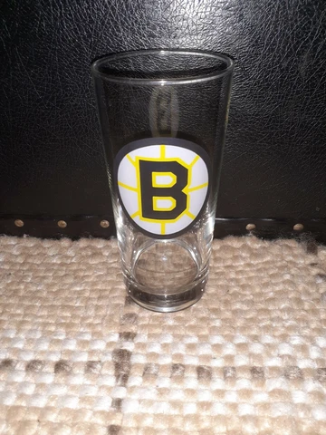 Vintage 1993 Hunter NHL Boston Bruins Hockey Tall Beer Souvenir Glass Cup EUC Cover