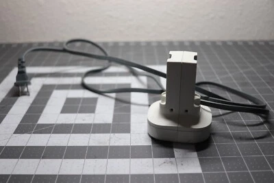 Xbox 360 Quick Charge Kit Controller Charger Dock Device White Battery Genuine - Image 1 of 2