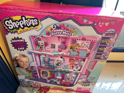 Shopkins FD42B853 Super Mall with Accessories ( full set) Cover