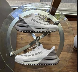 Größe 10,5 - adidas Pharrell x Hu NMD_S1 Mahbs Earth Strata Human Race BRANDNEU - Bild 1 von 6