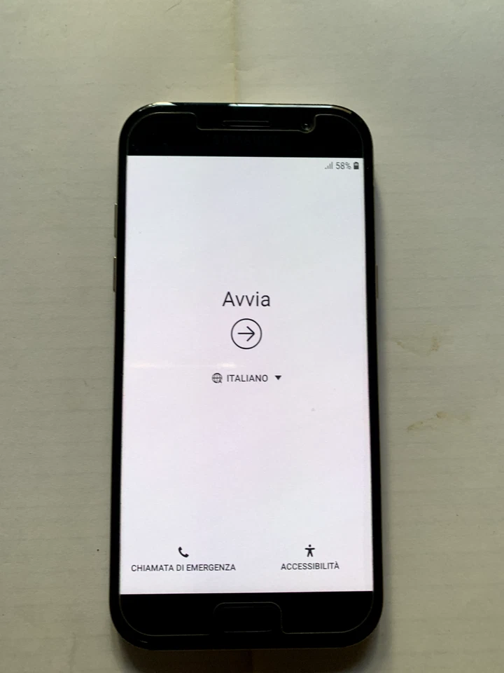 Samsung Galaxy A5 2017 Black/Gold (guarda le mie altre aste) - Immagine 1 di 2