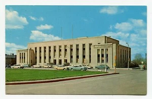 Postal fotográfica a color de autos vintage del edificio de la ciudad del condado Casper Wyoming década de 1960 - Imagen 1 de 2