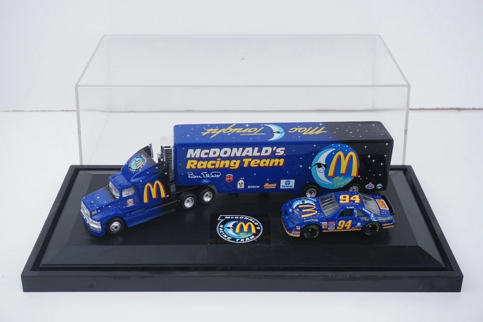 Juego de semi transportador y coche fundido a presión Bill Elliott Matchbox McDonald's en estuche Foto 1 de 4