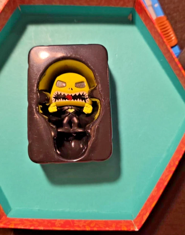 Doorables Halloween & other, Disney Lets go, Academy & Muppet & NMBC black light - Image 1 of 1