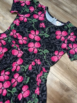 Vestido LuLaRoe Amelia Difícil de Encontrar 🦄🌹Bolsillos Plisados 2X/2XL 22/24 Enormes Pensamientos Peonía XXL Foto 1 de 4