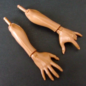 Monster High Doll G1 Clawd Wolf Pack Of Trouble Pair Of Replacement Arms & Hands - Picture 1 of 1