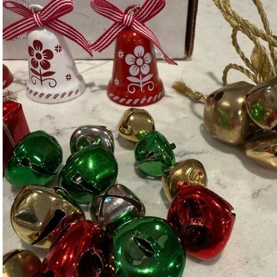 Lote de campanas navideñas vintage y adornos de regalo decoración festiva navideña Foto 1 de 4