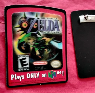 Rare Authentic Nintendo 64 Zelda Majoras Mask Lenticular Pin, new - Image 1 of 4