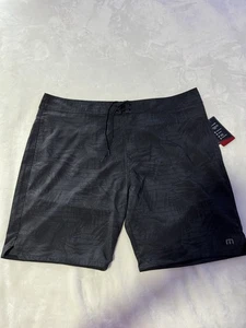 NWT Men’s Travis Mathew Black Floral Size 42 Lightweight Board Shorts $90 - Picture 1 of 11