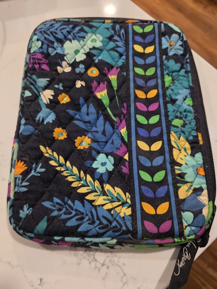 Vera Bradley 电子阅读器花卉夜莺 9 英寸 X 7 英寸平板电脑保护套已停产海军蓝 — 第 1/3 张图片
