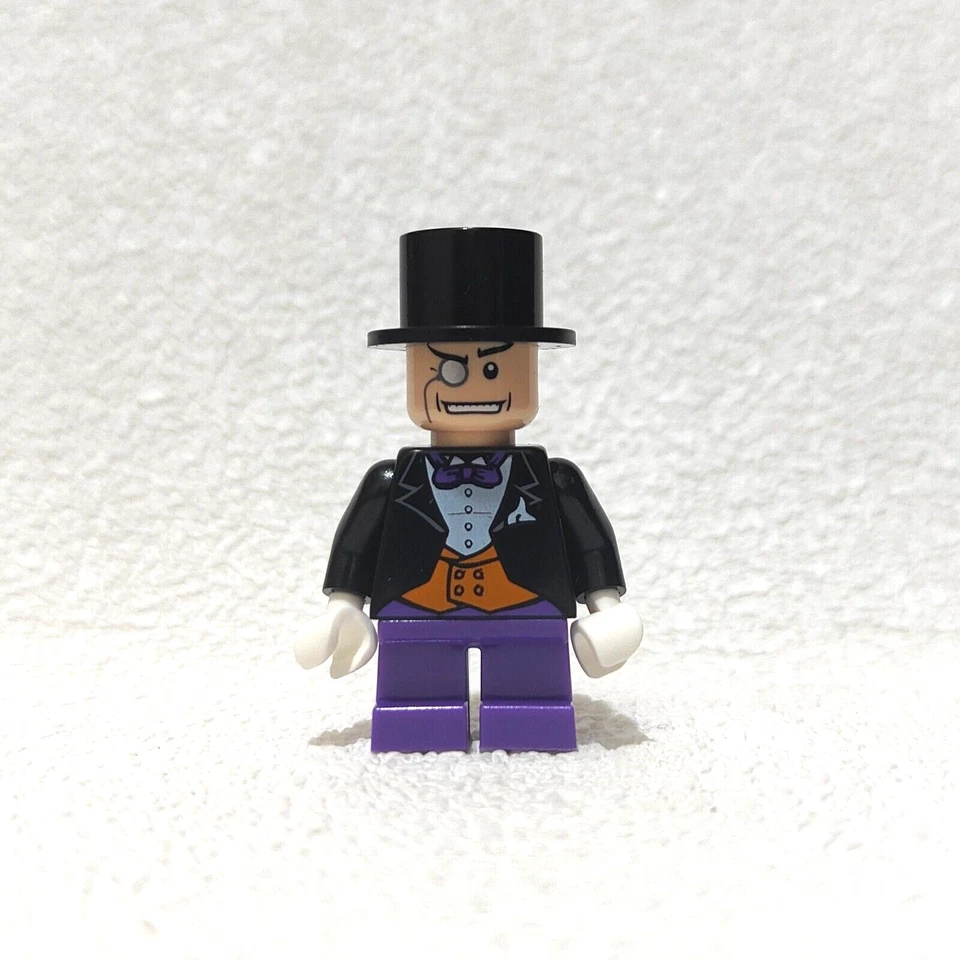 LEGO Batman vintag Minifigure The Penguin 7885 7783 Dark Purple Short Legs - Image 1 of 4