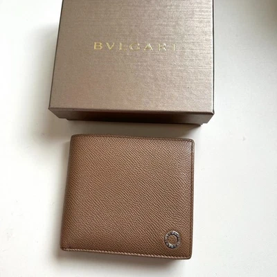 Cartera BVLGARI Cuero Auténtico Doble Plegable Gris Piedra Excelente Estado Foto 1 de 4