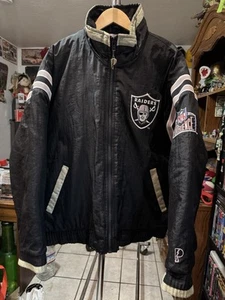 VTG 90s Pro Player Oakland Raiders NFL Puffer Jacket Size M Las Vegas Raiders - Picture 1 of 5