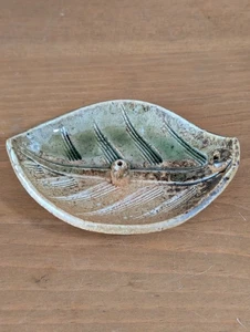 Japanese Incense Holder Banko-yaki Clay Leaf Green Beige - Picture 1 of 7