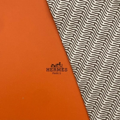 NUEVA EN CAJA CORBATA HERMES ~ DIVERTIDA GRIS CARBÓN MARRÓN Y BLANCO ONDULADO HS ILUSIÓN ÓPTICA Foto 1 de 4