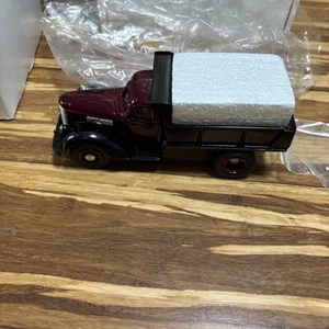 US Model Mint 1:43 BRK: US 23 - 1947 International KB-12 Dump Truck Semi Tractor - Picture 1 of 20