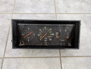 Cuadro de instrumentos velocímetro medidor odómetro OEM 1992 Volvo 240 sedán K40168 - Imagen 1 de 5