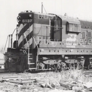 1980 Burlington Northern Railway Electromotive SD-9 #6137 Aurora Illinois - Picture 1 of 3