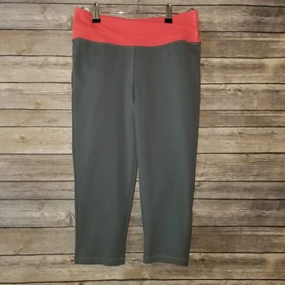 Pantalones capri de yoga Wear Me Out grises con coral medianos grandes usados en excelente estado para mujer Foto 1 de 4