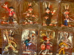 Juego de 8 figuras/estuche Looney Tunes Millennium Collection Bugs Bunny 4" - Imagen 1 de 8
