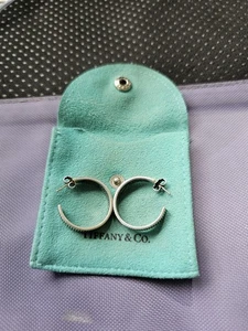 Orecchini a cerchio vintage Tiffany & Co 925 2003 bordo moneta usati condizioni V8 - Foto 1 di 10