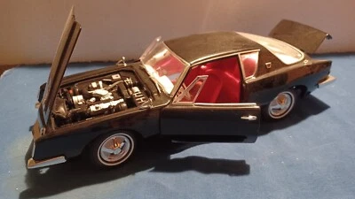 STUDEBAKER AVANTI 1963 SIGNATURE NO BOX USATO SCALA 1/18 - Immagine 1 di 4