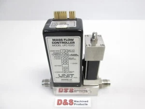Unit Instruments UFC-1020 Mass Flow Controller 200 SCCM Nitrogen - Picture 1 of 3