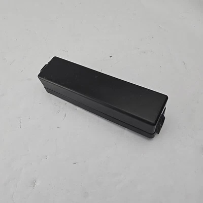 Tapa de cubierta de caja de relé de fusibles de bahía de motor Nissan Leaf 2011-2024 OEM 243823NA0C Foto 1 de 4