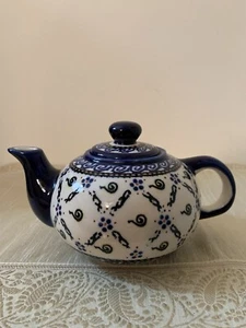 Tetera de cerámica polaca Boleslawiec con remolinos y flores azules HERMOSA 🤩 USADA EN EXCELENTE ESTADO - Imagen 1 de 24