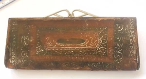 ANTICA POCHETTE BORSETTA in pelle tinta a mano chiusura metallo metà-fine 1800 - Foto 1 di 7
