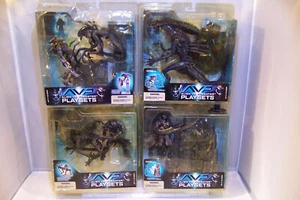 ALIEN VS PREDATOR: 4pc PLAY SETS W/ BASE DELUXE FIGURES QUEEN ATTACK THROW TOWER - Picture 1 of 10