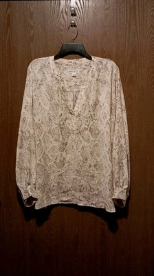 Ava And Viv Blouse 3X Beige Snake Skin Pattern V-Neck Long Sleeve Lt Weight Slit - Image 1 of 4