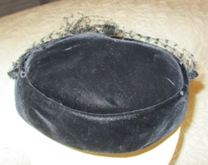 Mr. John Classic Damen Beanie Small Toque schwarz Samt Mütze - Bild 1 von 4