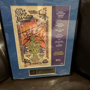 SHAQUILLE O'NEAL signed 1995 NBA ALL-STAR GAME program (JSA SS45788) - Picture 1 of 5