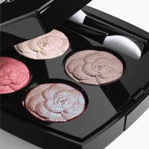 CHANEL LES 4 OMBRES 387 UTOPIA Camelia Futura Quadra Eyeshadow 4 color New Japan - Picture 1 of 6