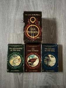 J.R.R Tolkien Lord Of The Rings Trilogy 1977 - Magnum Methuen Box Set TLOTR - Picture 1 of 8