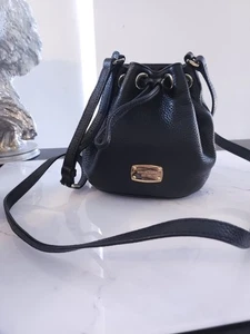 Michael kors Jules Drawstring Small Leather bucket Crossbody Bag-Black/Gold - Picture 1 of 12