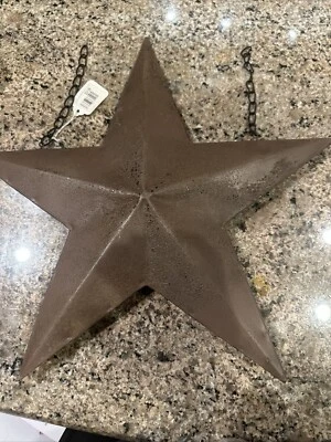 Letrero de repuesto de metal/estaño rústico estilo granja ESTRELLA F/flecha de K&K Interiors Foto 1 de 2