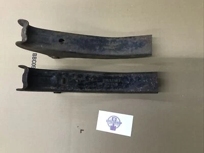 Dos ganchos de parachoques originales Chevrolet Monte Carlo 1970 pieza OEM GM 3965975 Foto 1 de 4