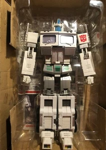 Takara Transformers Masterpiece: MP-02 Ultra Magnus Action Figure - Picture 1 of 12