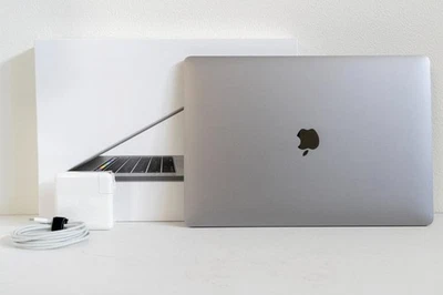 Apple MacBook Pro 15" 2017 i7 2.8GHz 16GB RAM 1TB SSD Retina Display - Image 1 of 4