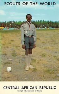 # B3662  BOY SCOUTS, " SCOUTS OF THE WORLD "  POSTCARD,  CENT. AFRICAN REPUBLIC - Picture 1 of 2