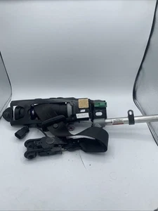 Volvo OEM Right Passager Black Seat belt fits S40 V50 2005-2007 - Picture 1 of 8