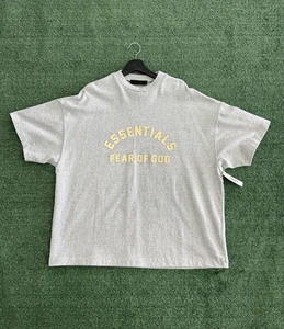 Talla M - Camiseta Fear of God Essentials Jersey Pesado Cuello Redondo Gris Brezo Claro - Imagen 1 de 3