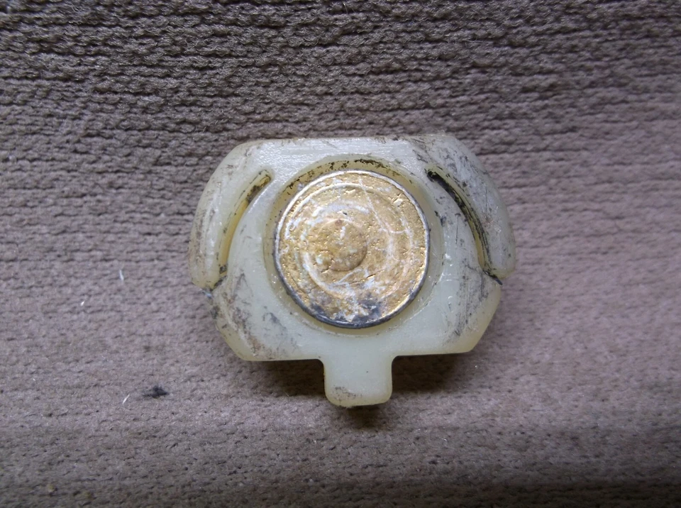 1969 1970 MERMERCURY COUGAR XR7 ЭЛИМИНАТОР FORD MUSTANG ЧЕТВЕРТЬ ОКНА РОЛИК - Изображение 1 из 4